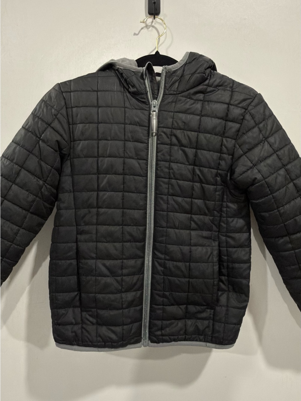 Cat & Jack Boys Black Quilted Puffer Jacket Size M Hooded Fleece Lined